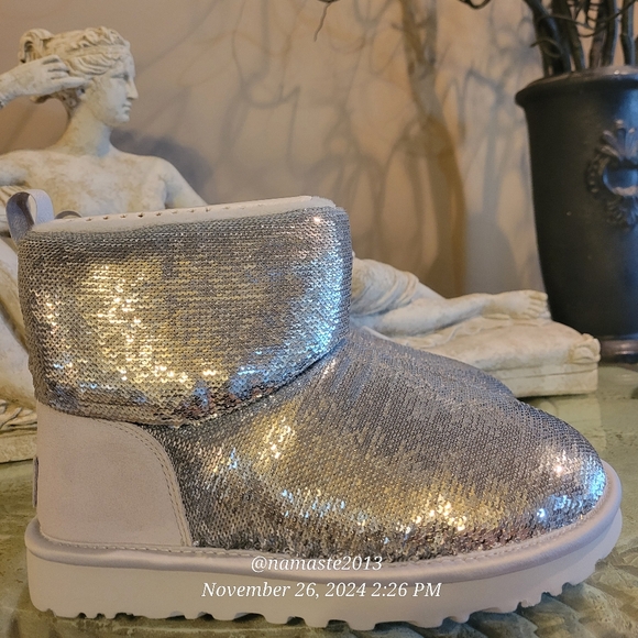 Ugg Classic Mini Mirror Ball Sequin Fur SN 1151291 Designer Winter Size 7 #137 - Picture 6 of 16